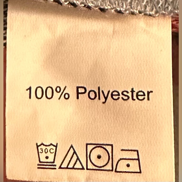 NWOT; Red Black Gray Plaid Hooded Button Down; size Medium (6) - Picture 3 of 4